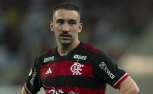 léo ortiz detalha seus primeiros dias com boto no flamengo: "muita fome de vencer"