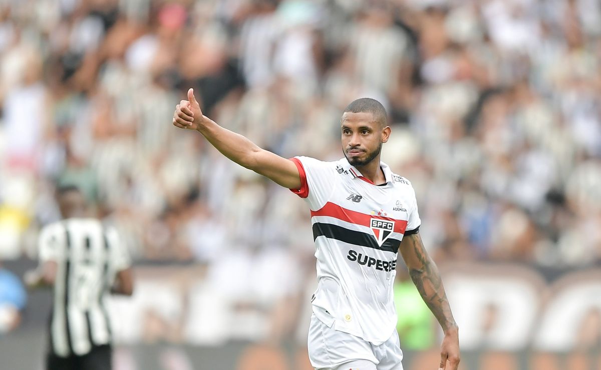 andré silva terá concorrência na posição com a promessa ryan francisco