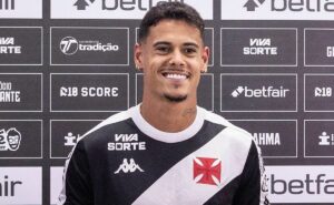 lucas freitas celebra estreia no vasco e destaca apoio da torcida
