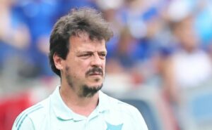 cruzeiro confirma e saída de fernando diniz é descartada, mas pedro lourenço alerta técnico