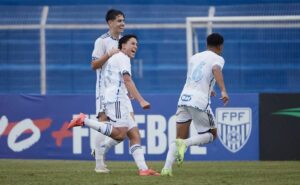 torcida do cruzeiro critica decisão de treinador e cobra explicações: "baptistella no banco, lamentável"