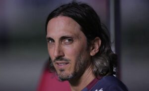 caixinha descobre situação envolvendo zubeldía em clássicos antes de santos x são paulo pelo paulistão