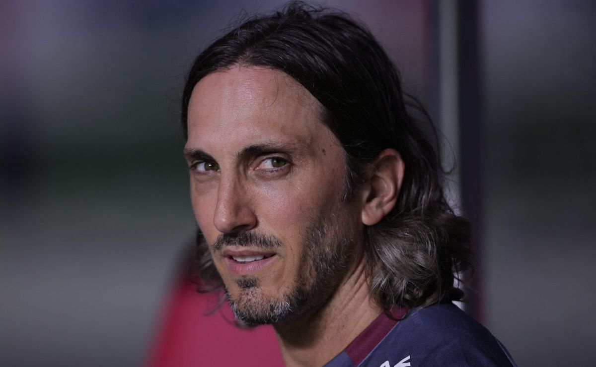 caixinha descobre situação envolvendo zubeldía em clássicos antes de santos x são paulo pelo paulistão