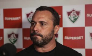 fluminense decide quando voltará ao maracanã e atitude de mário bittencourt é criticada: “valores, benefícios, ofertas?”