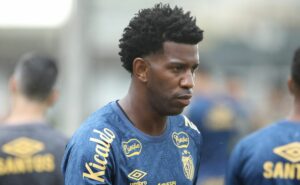 após ser afastado, gil volta ao santos; confira os números do atleta no ano passado