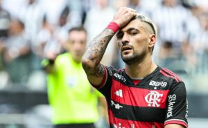 fora do jogo contra o são paulo, arrascaeta desabafa: “na parte física eu não me sinto bem”