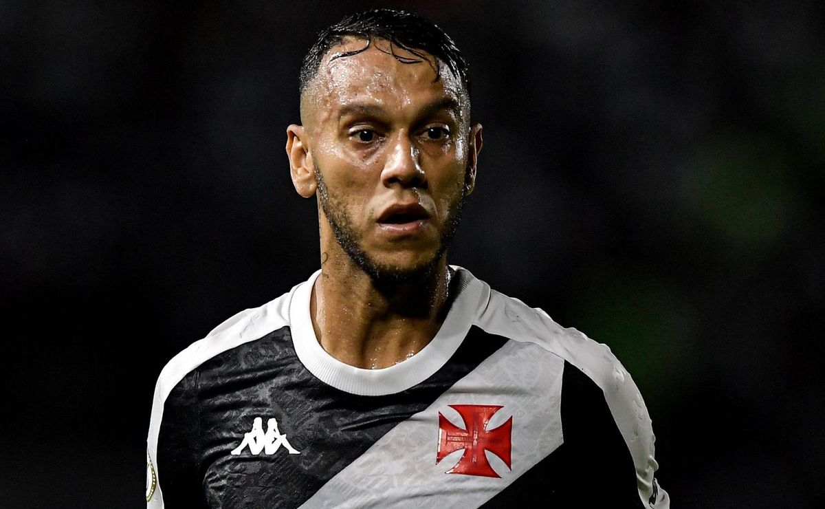 erro de souza, do vasco, no gol do boavista gera reações e viraliza na web