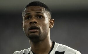 atlético mg acerta compra de júnior santos, do botafogo, por cerca de 8 milhões de dólares
