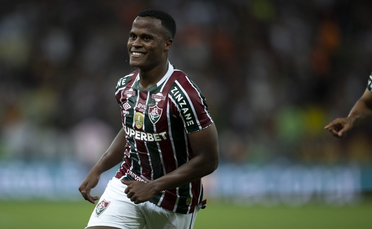 fluminense vive expectativa para definição do futuro de jhon arias
