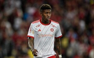 esposa de vitão se manifesta sobre internacional e ida ao flamengo gera dúvidas: "agora sim"