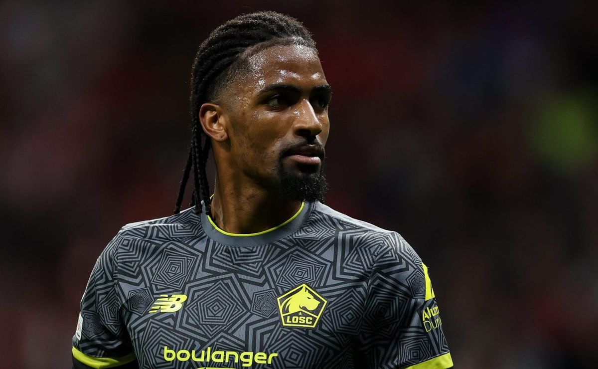 abel aprova zagueiro destaque na champions e palmeiras avalia oferta ao lille fra por alexsandro