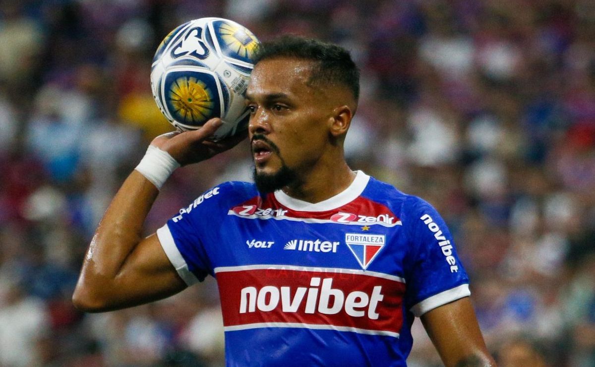 após cuellar, grêmio abre conversas para contratar o lateral esquerdo bruno pacheco, do fortaleza