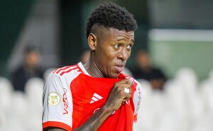 flamengo entra forte na 'briga' por vitão e aumenta proposta