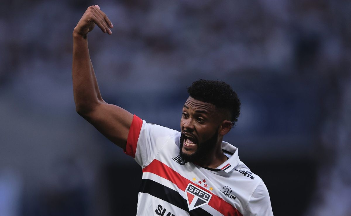 sabino tem erro crucial no são paulo e torcida fica furiosa: "me irritou em um amistoso"