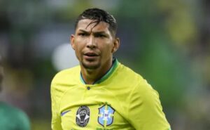 rony deve sair do palmeiras para fechar com santos após reunião e nova proposta, segundo andré hernan