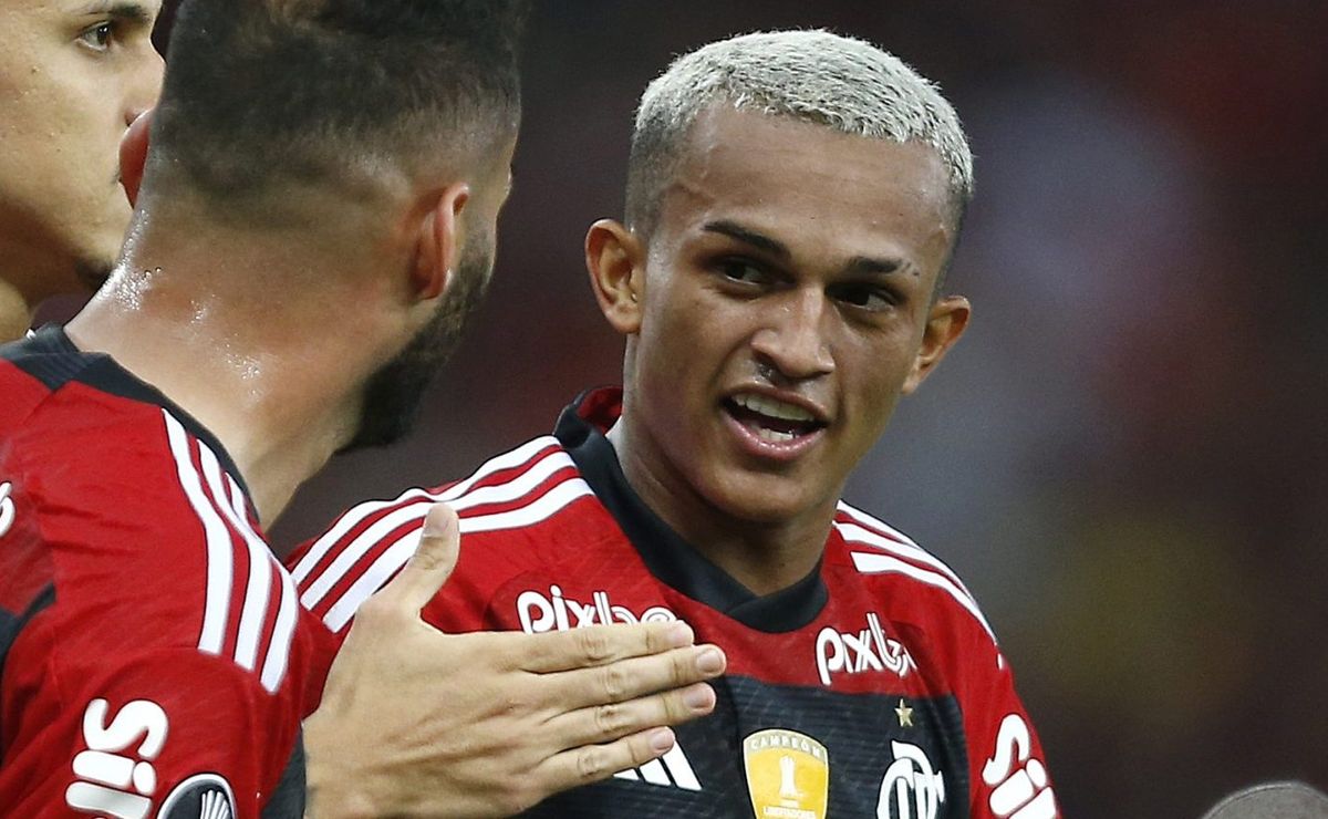 milan e everton topam pagar r$ 127 milhões e flamengo define futuro de wesley em 2025