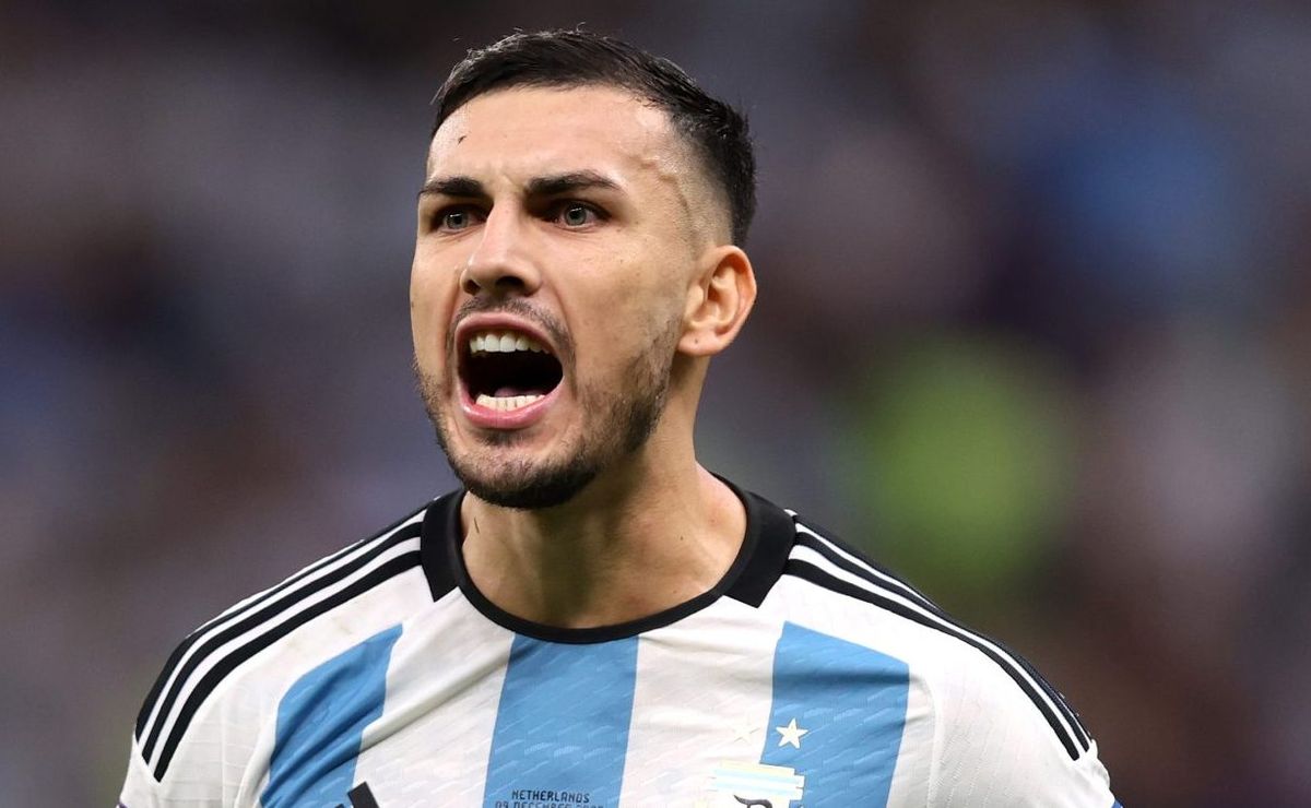 leandro paredes recebe oferta do santos para se juntar a neymar e meio campista recusa