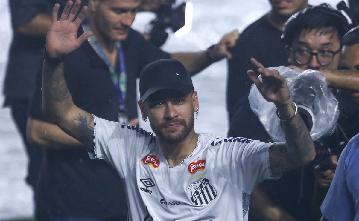 neymar no santos pode causar volta ‘forçada’ de tiquinho soares ao botafogo