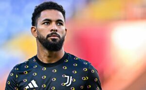 douglas luiz quer transferência para city ou nottingham forest para voltar a seleção brasileira 