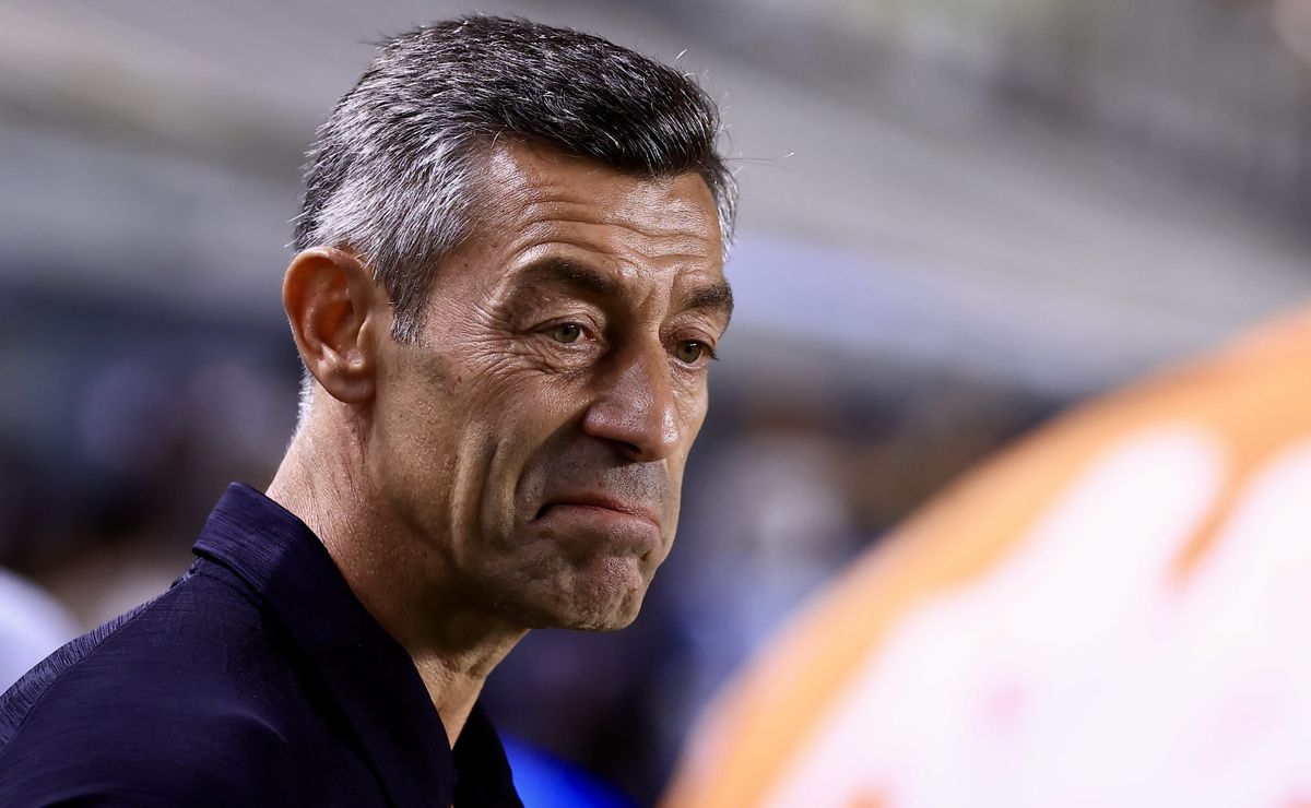 santos continua a faxina no elenco com pedro caixinha e julio furch está fora dos planos  