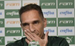 fernando prass pede a palavra para opinar sobre tiago volpi no grêmio: "apareceu para mim"