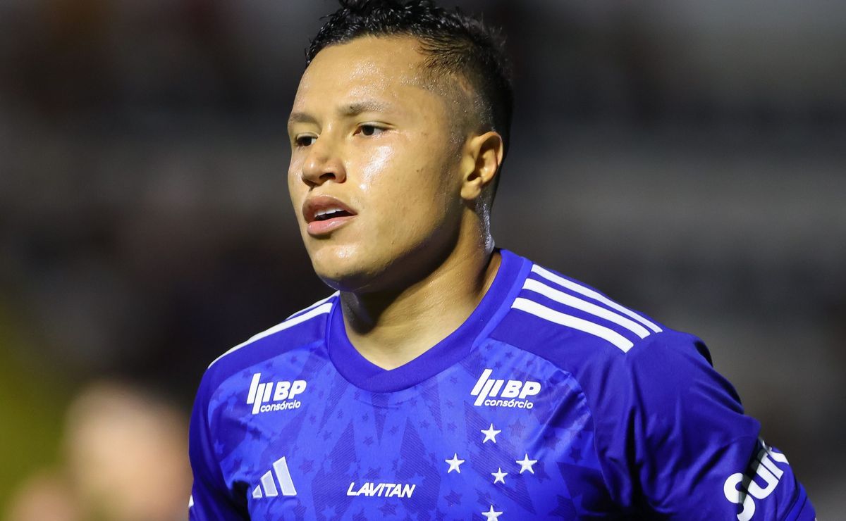 após pressão por demissão de diniz, marlon também é alvo no cruzeiro e desabafa: “um inferno”