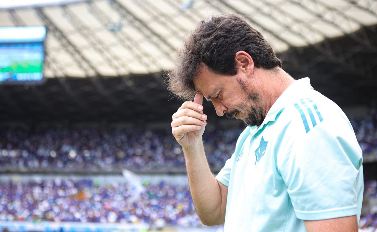 cruzeiro demite o técnico fernando diniz após sequência ruim de resultados