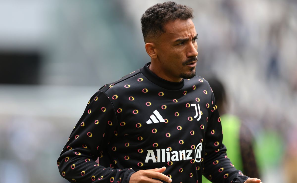 flamengo no 4 4 2, jogando com danilo e léo ortiz na defesa com filipe luís é o time ideal de rmp 