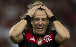 ex flamengo, david luiz não consegue definir futuro, após ser colocado em corinthians e grêmio