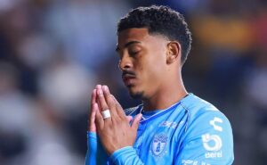 auxiliar do fluminense abre o jogo sobre situação de john kennedy: “se perdeu um pouco no caminho”