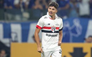 são paulo aceita vender william gomes por r$ 100 milhões e rechaça investida do porto