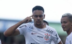 autor de um dos gols contra o Água santa, tchoca revela motivo da boa fase no corinthians