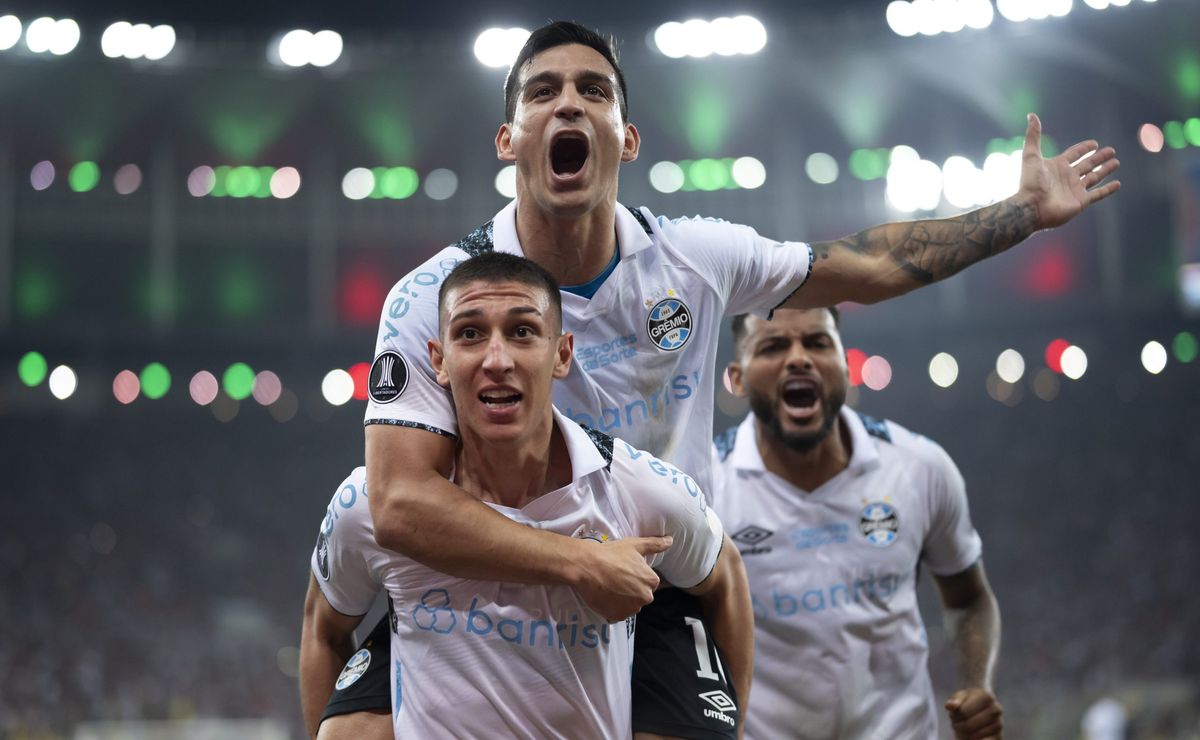 saída de meia badalado ganha força no grêmio e cristaldo pode ser negociado