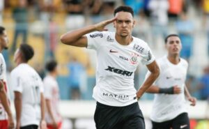 corinthians segue realizando testes e tchoca pode ganhar chance contra o são paulo em meio a seca de zagueiros
