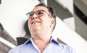 marcelo teixeira encaminha rescisão de medalhão no santos e lucas lima terá contrato encerrado