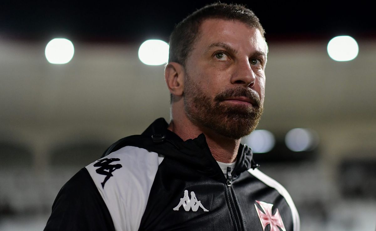 horário de vasco x portuguesa rj vira alvo de reclamações da torcida, que culpa pedrinho e ferj