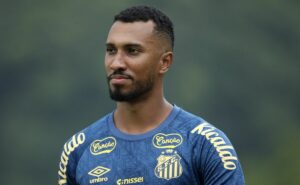 lucas braga contratado pelo vasco pode acontecer e comparação com ex santos vem à tona