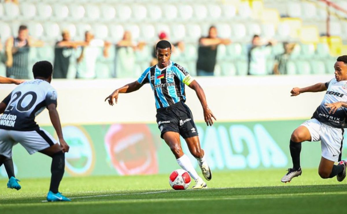 grêmio cai diante do corinthians na semifinal da copinha e torcida reage: "baita campanha"