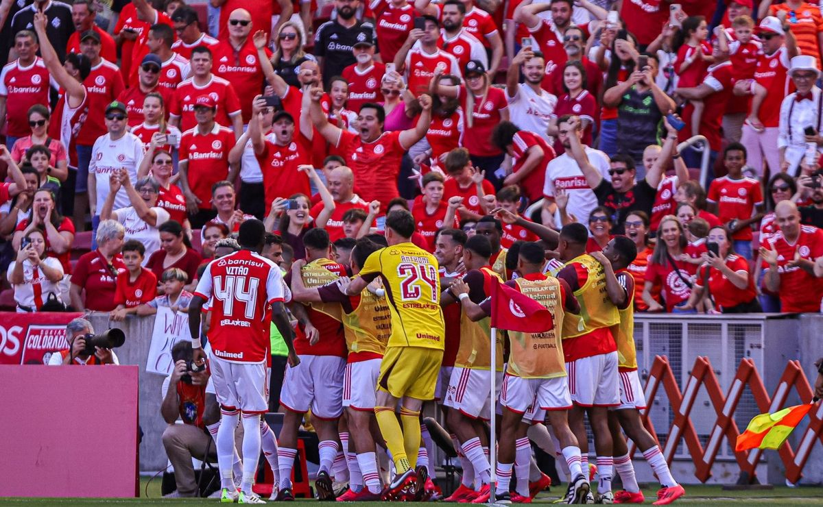 internacional tem retrospecto impecável contra seleções