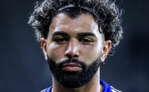 fernando diniz define planejamento envolvendo gabigol no cruzeiro e adota cautela com ex flamengo