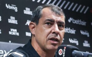 carille indica atacante do alanyaspor ao vasco e loide augusto aceita assinar em definitivo