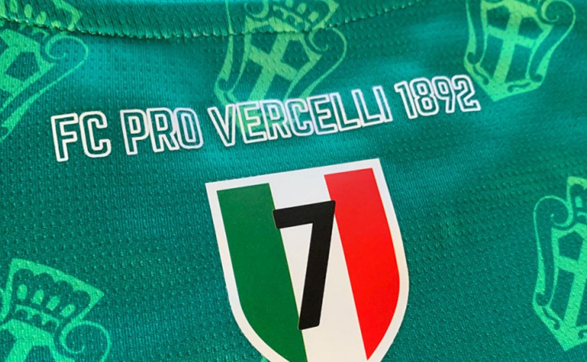 pro vercelli, time da itália, lança camisa em homenagem ao palmeiras