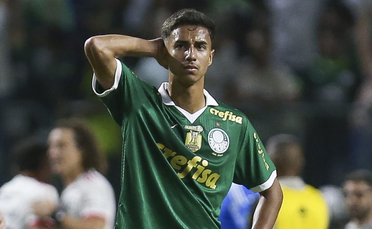 proposta oficial do manchester city por vitor reis chega ao palmeiras com valores abaixo 