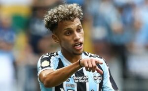 leila pereira abre concorrência por bitello após prazo limite ser perdido em negociação do botafogo