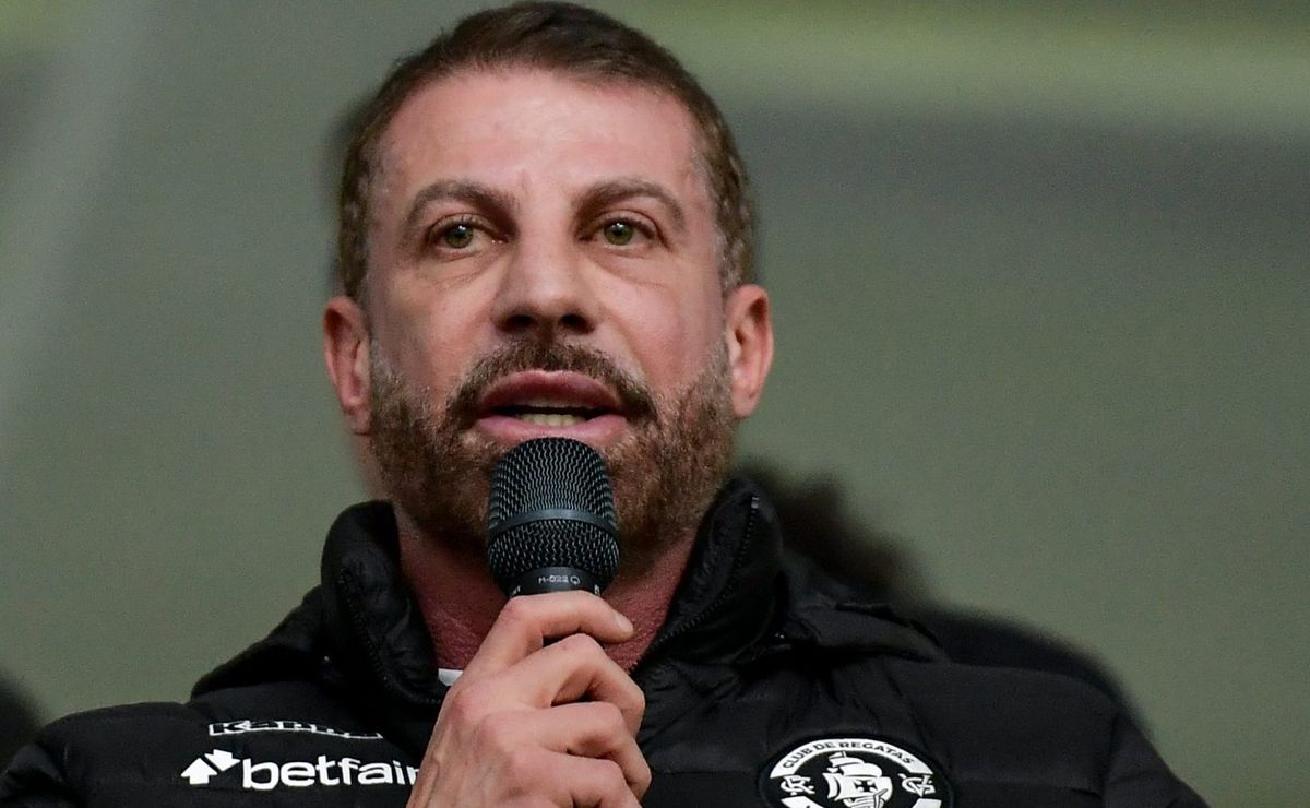 pedrinho aceita e irá rescindir no vasco o contrato de serginho, que está indo jogar no futebol turco