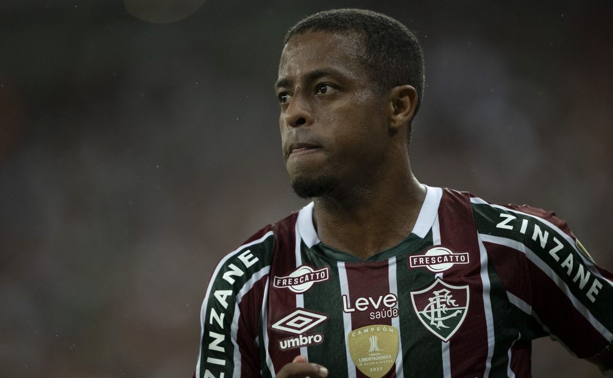 diretoria do fluminense oficializa renovação contratual de keno
