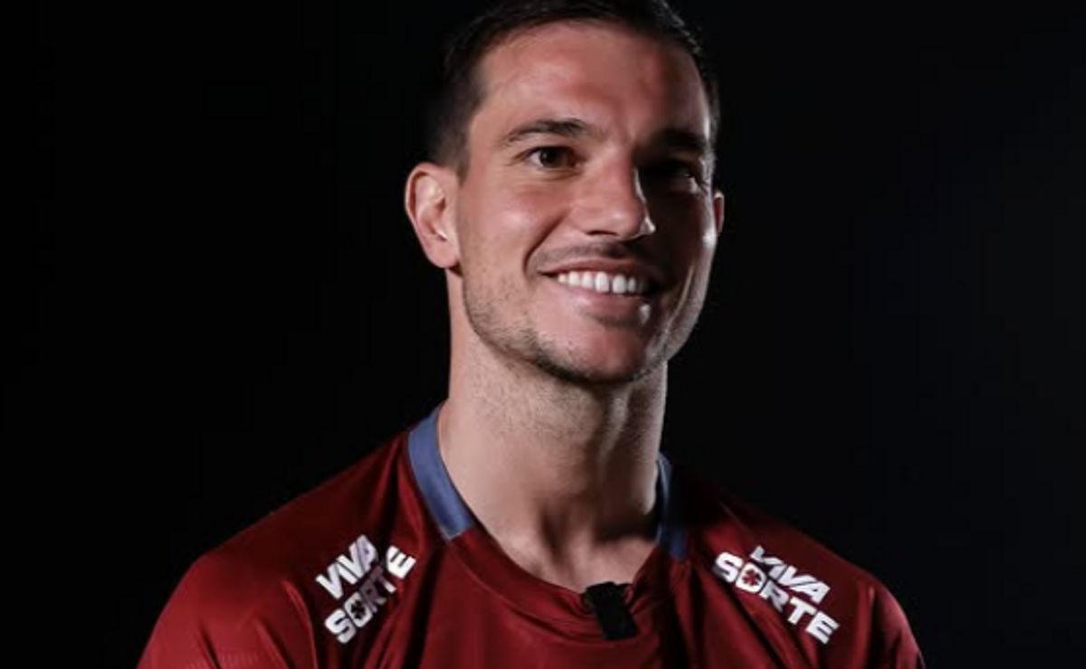 cédric soares é apresentado no são paulo e fala sobre desafios no tricolor 