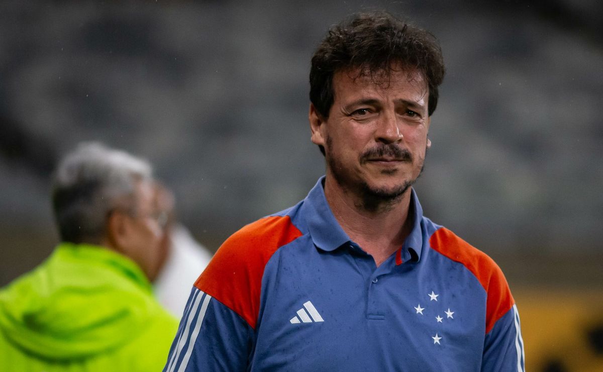 diniz destaca evolução do cruzeiro e faz elogios ao elenco após amistoso: "mostrou solidez"