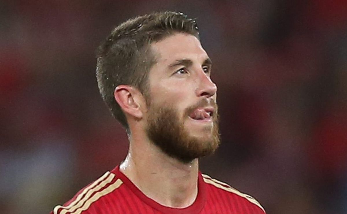 santos procura sergio ramos e ouve a pedida salarial do zagueiro para jogar com neymar no peixe