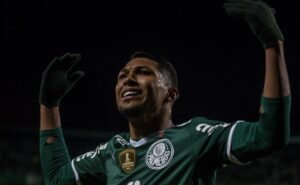 rony não responde oferta no prazo definido e negociações estão encerradas entre palmeiras e fluminense